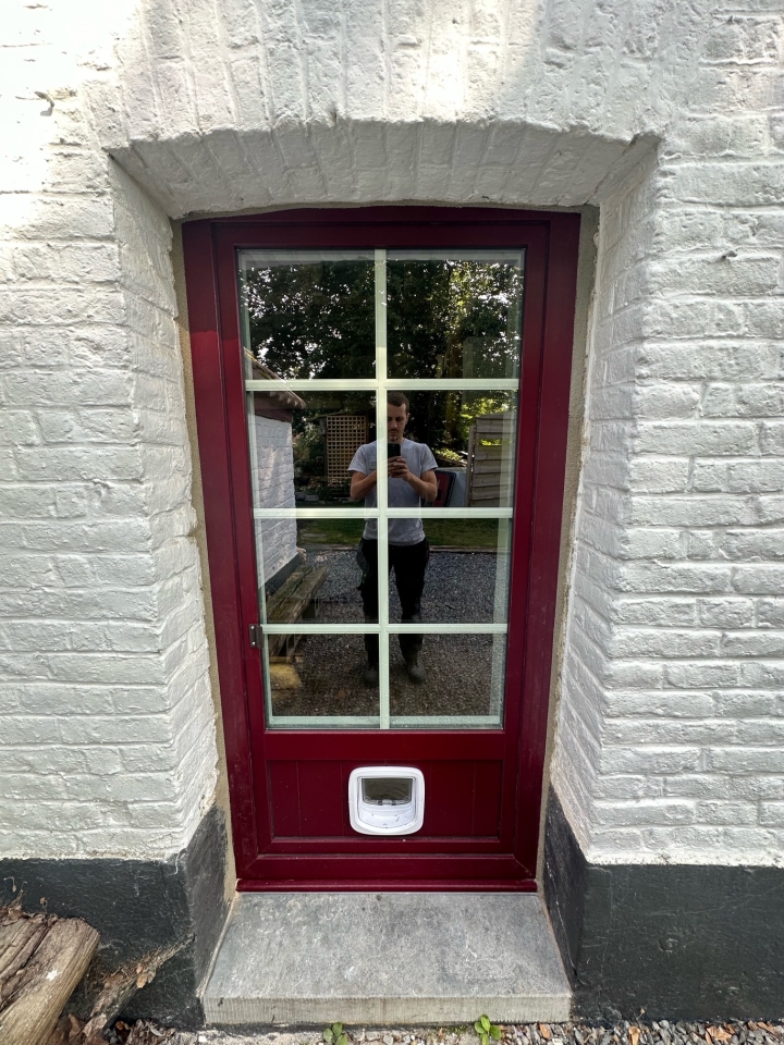 Pose de portes & châssis en PVC à Ernage dans la province de Namur